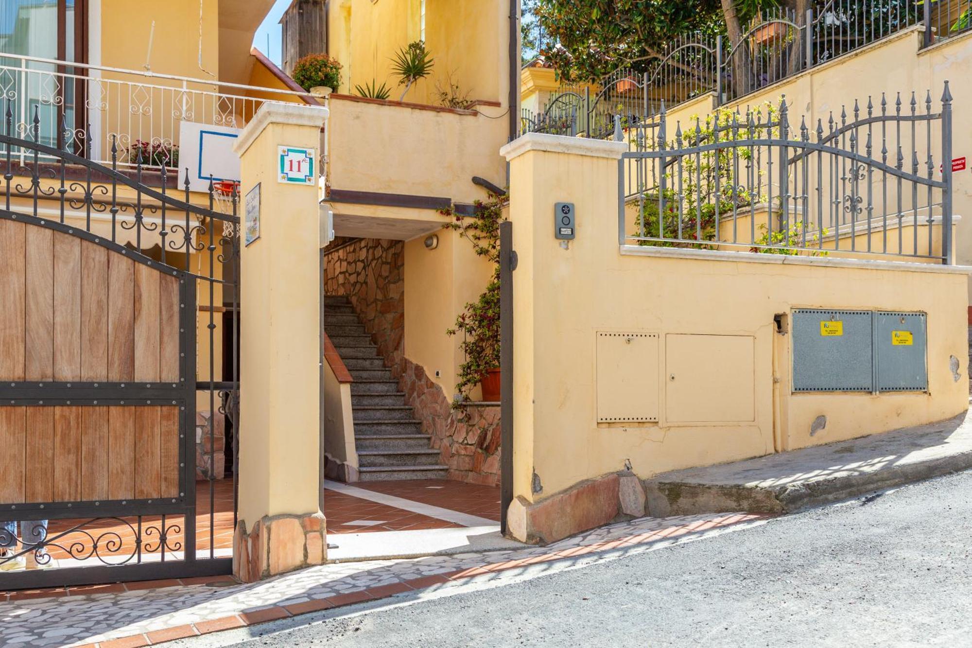 B&B Calamoresca Àrbatax Exterior photo